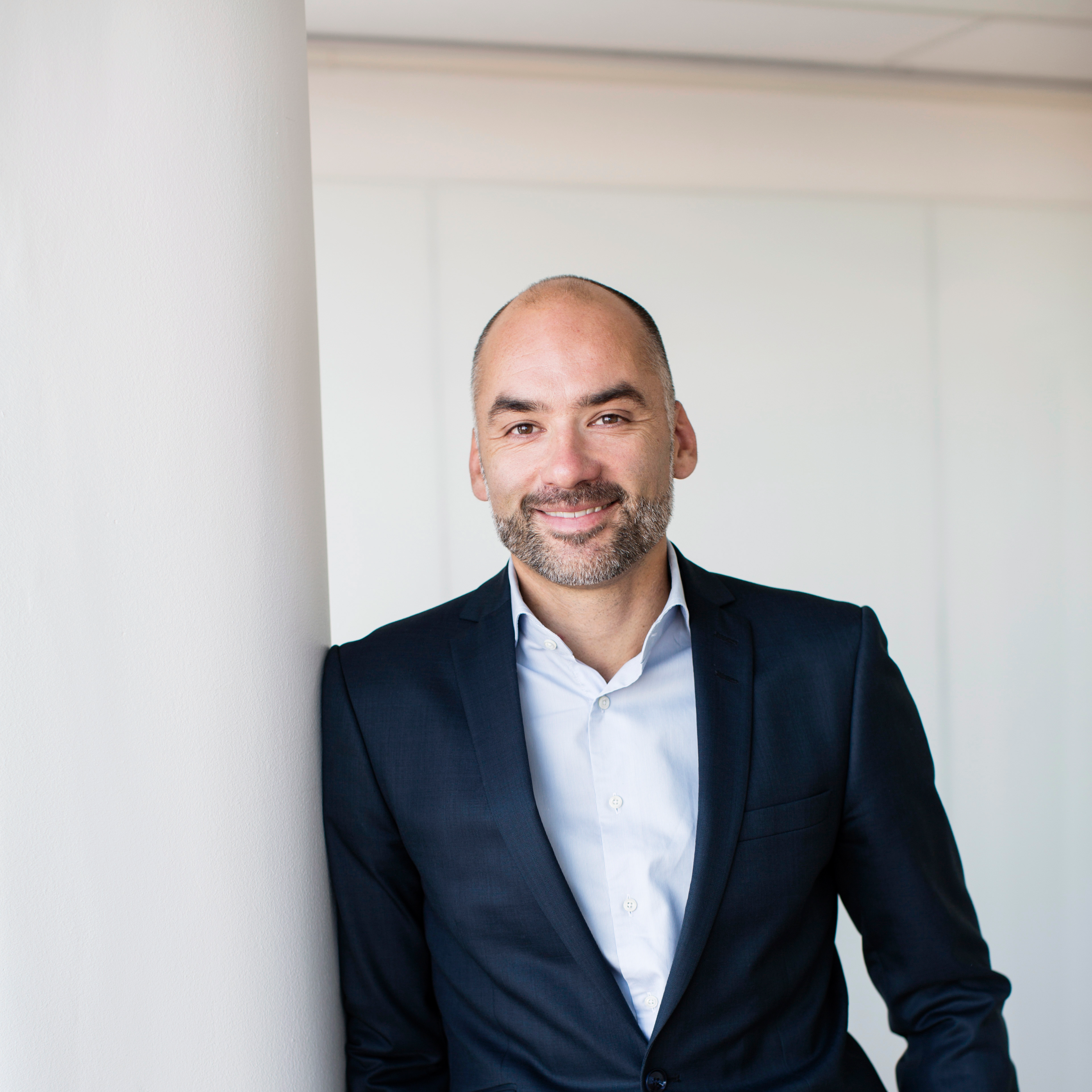 Vi arbetar inte åt våra kunder, vi arbetar med dem